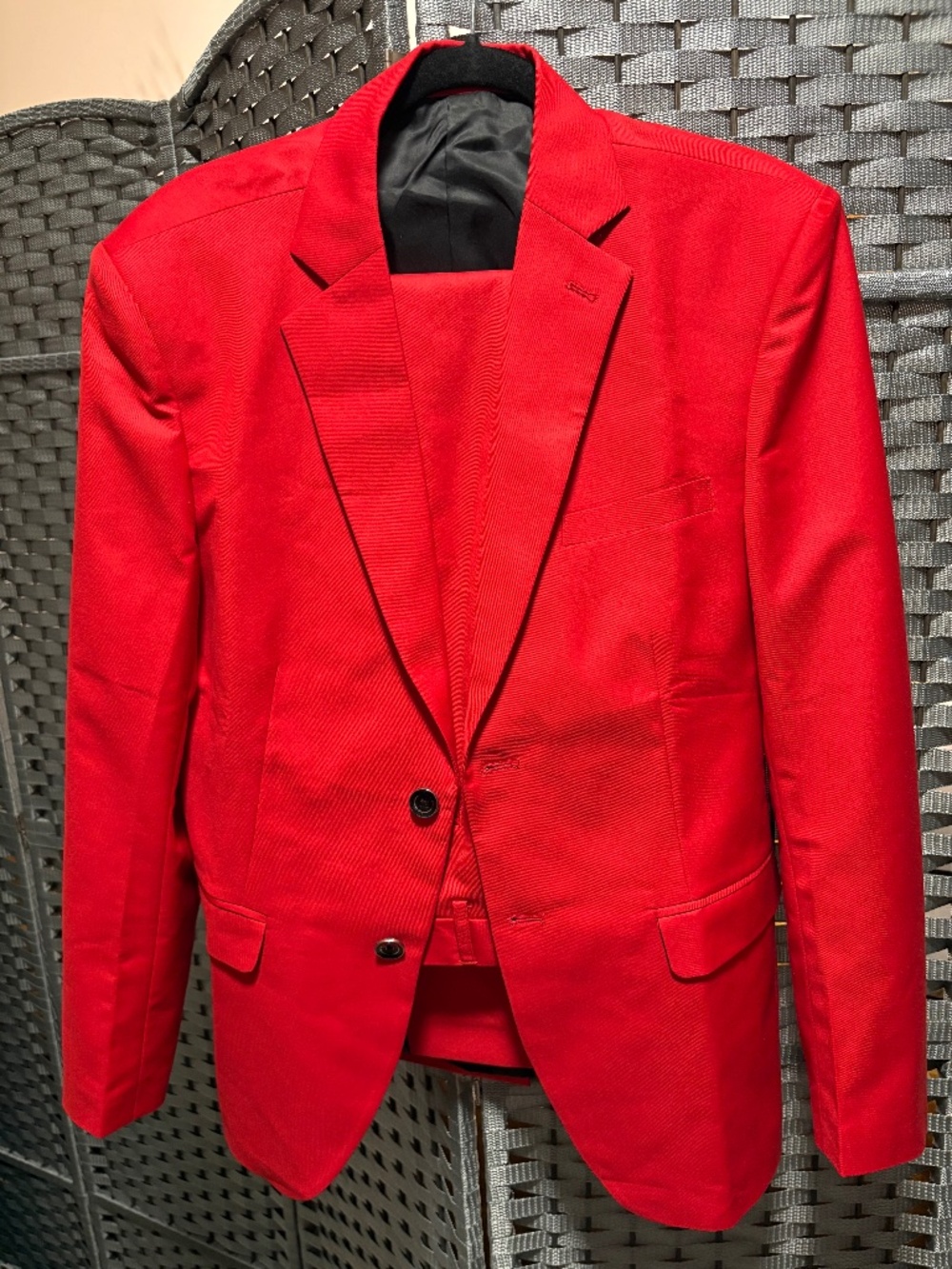 Mi Bo Tong Suit